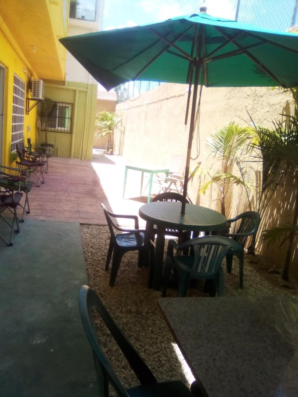 Airport Sleepy Inn Cancún Exteriör bild